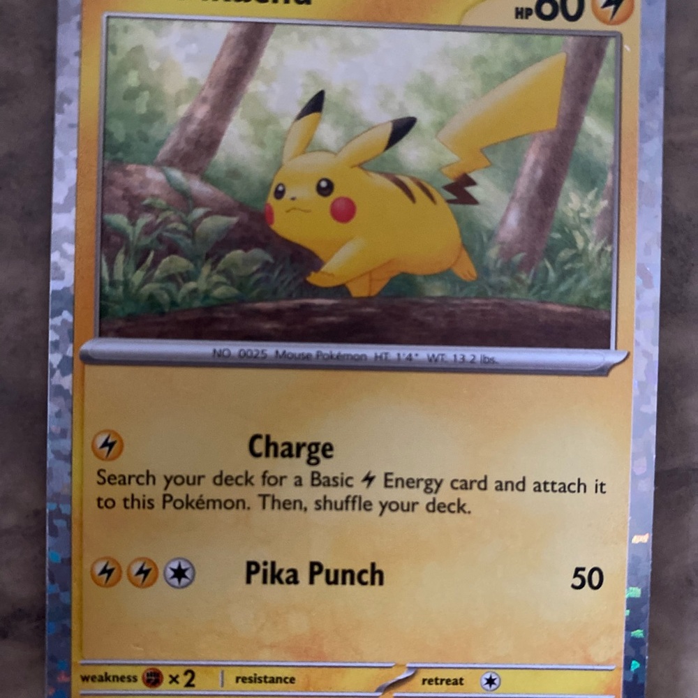 Pikachu Pokémon Card